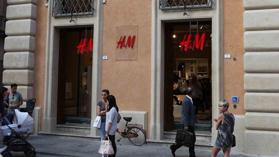 H&M, la protesta dei disabili