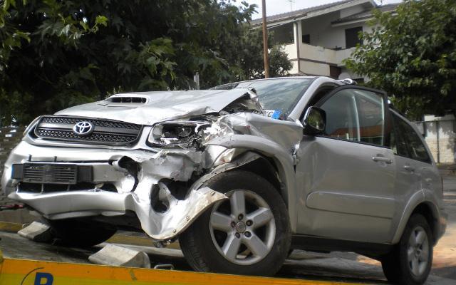 Autobus dell’Arst contro un suv: commercialista in ospedale 