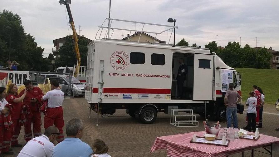 Falsi volontari chiedono soldi: allarme truffa alla Croce Rossa