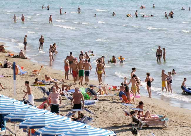 San Vincenzo, tolti i divieti di balneazione 