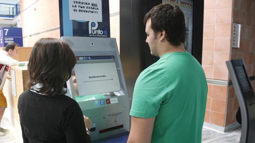 Dichiari il reddito o paghi il superticket
