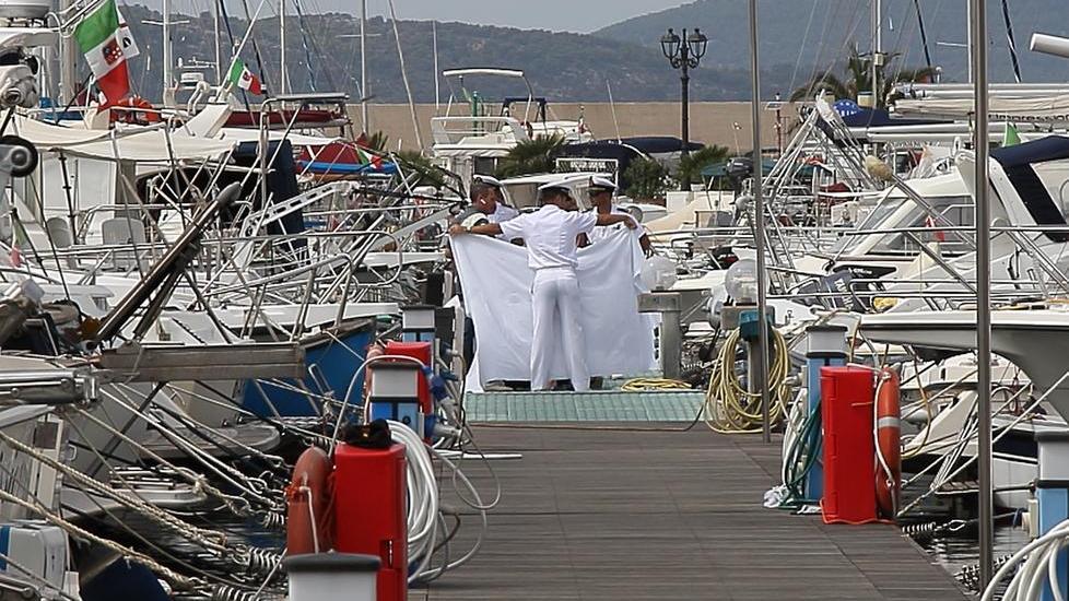 Un cadavere nelle acque del porto turistico di Alghero