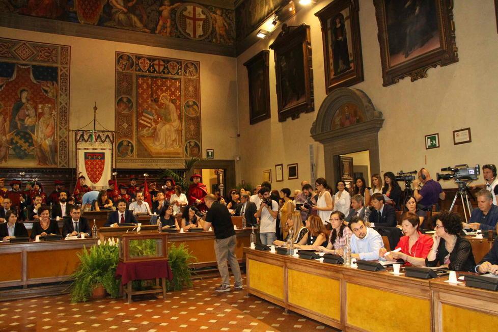 Bilancio di previsione del Comune di Prato approvato ma col mal di pancia 