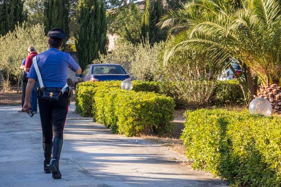 Escono da scuola e scompaiono, allarme per due sedicenni 