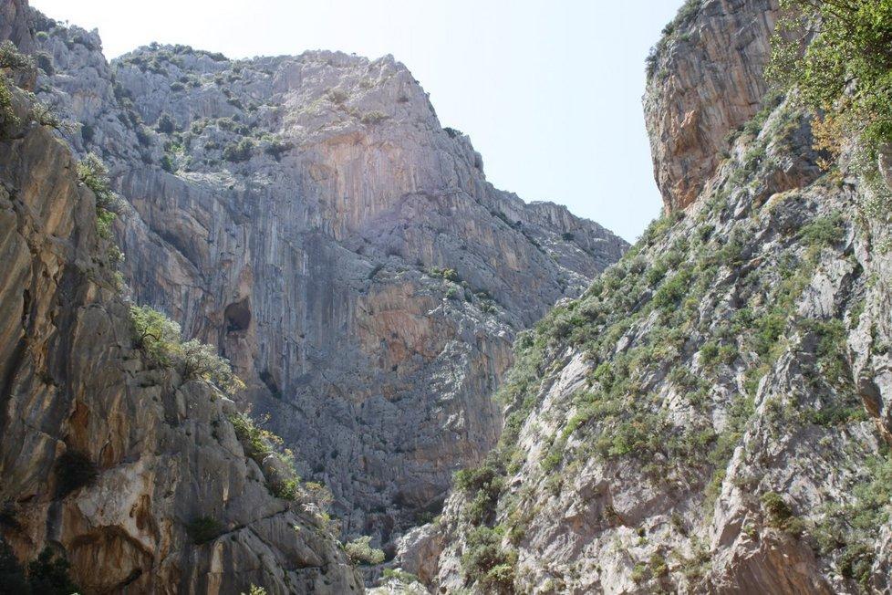 Si ferisce a una gamba, turista danese soccorsa a Su Gorroppu 