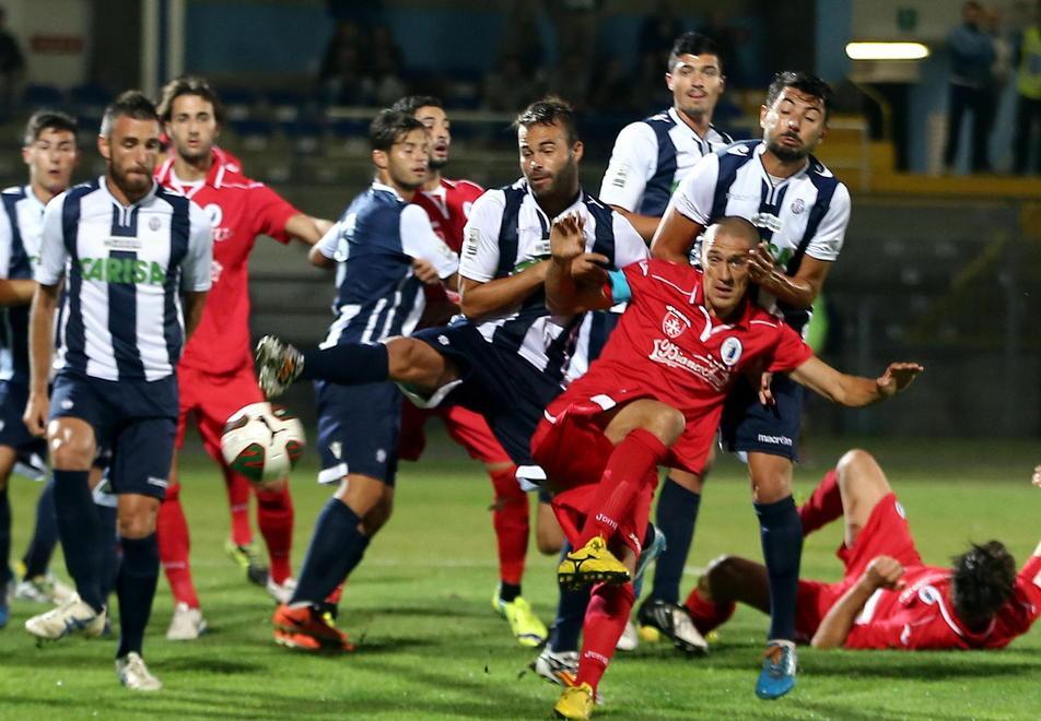 Primo tempo prudente, poi esplode la forza del Pisa e arriva la vittoria
