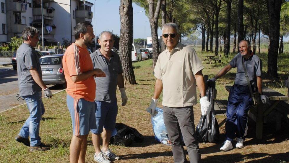 Gli scarlinesi puliscono il paese
