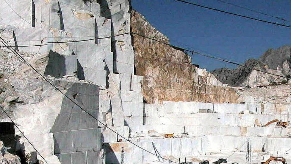 «Cave, municipalizziamo la produzione»