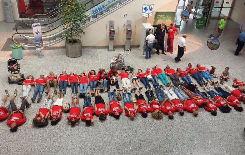 I sindacati: stop a tutti i tagli 