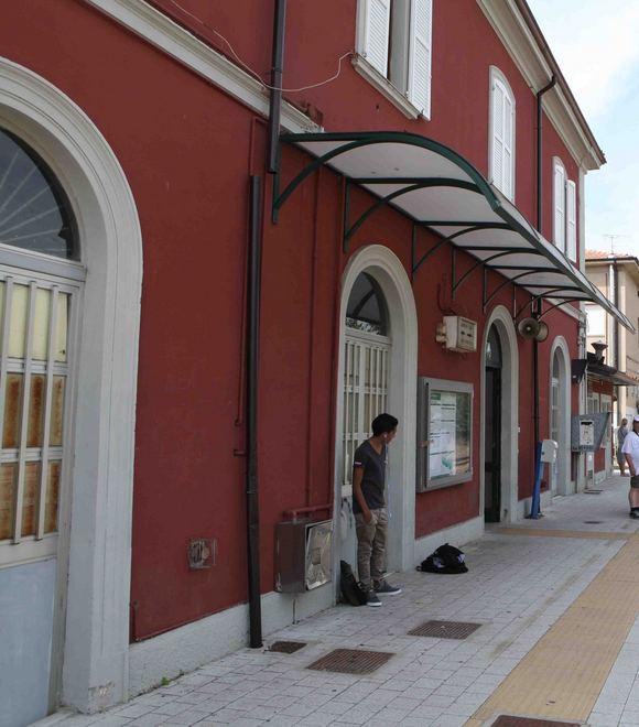 Ritardi, soppressioni e sassaiole 