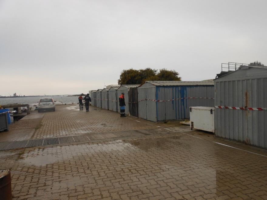 Fiamme a Santa Gilla, distrutti i capanni di due pescatori 