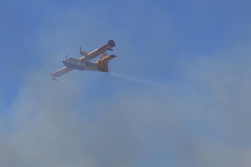 Terzo incendio in 48 ore a Cortoghiana: in azione il Canadair 