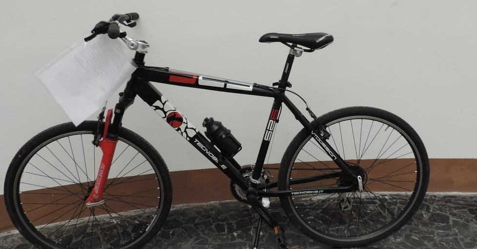 Una bicicletta in cerca di proprietario