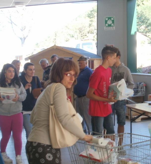 Raccolto materiale scolastico per le famiglie in difficoltà