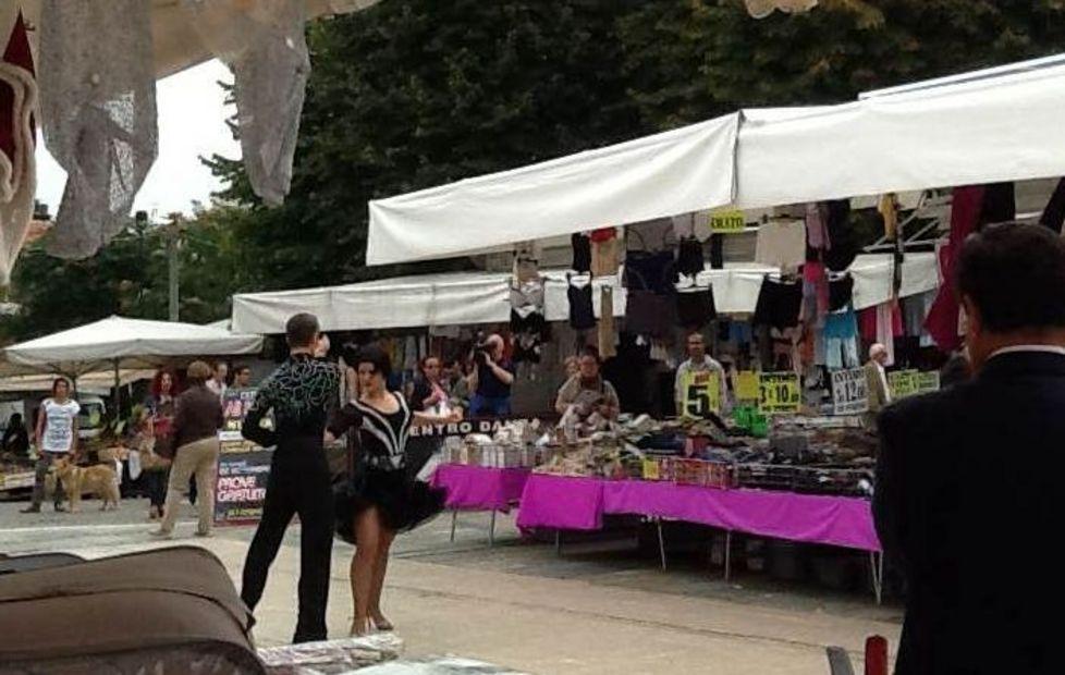 Mercatino, cibo e musica in piazza 