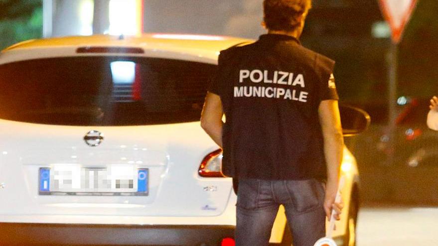 Rotonda, stop a riciclatori di cibo