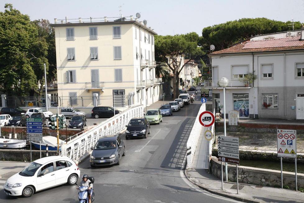 Viareggio a rischio caos: dal 29 settembre chiude per due mesi il ponte girante 