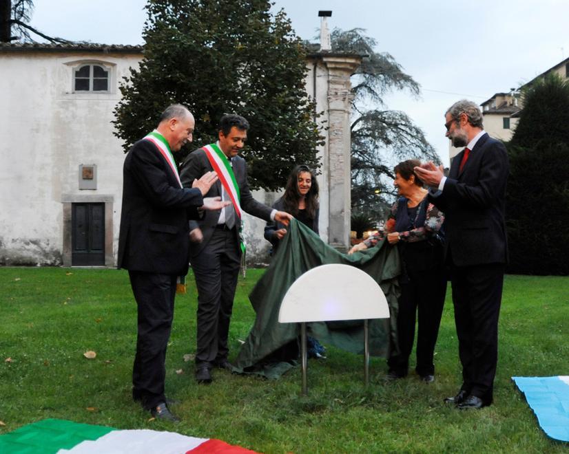 Posata la prima pietra del monumento a Piazzolla 