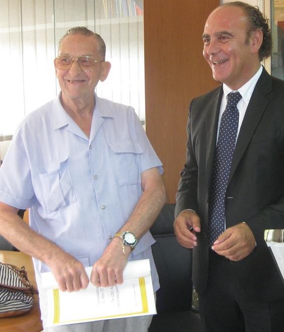 Alghero premia il suo turista più fedele: Gordon, 85 anni 