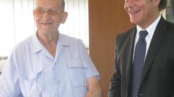Alghero premia il suo turista più fedele: Gordon, 85 anni 
