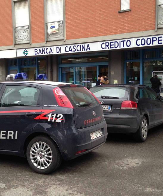 In tre assaltano la banca per mille euro