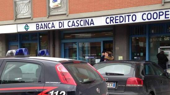 In tre assaltano la banca per mille euro