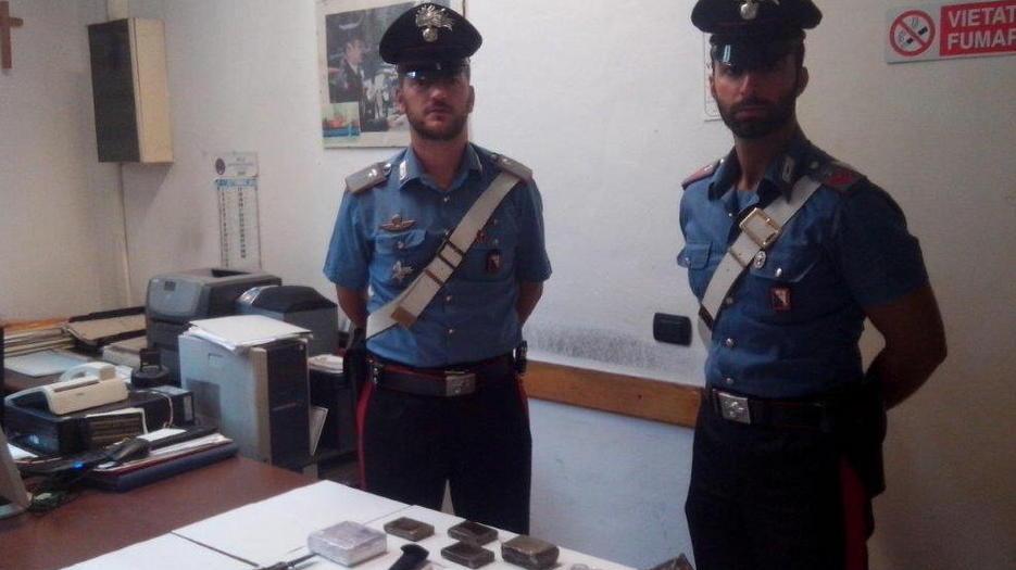Aveva un chilo d’hashish in casa