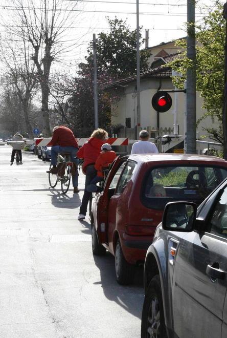 Via Comparini: sparisce il passaggio a livello