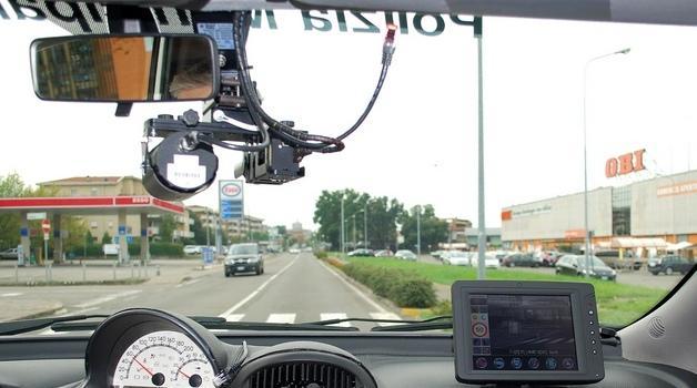 L’arma segreta dei vigili contro le auto fuorilegge 