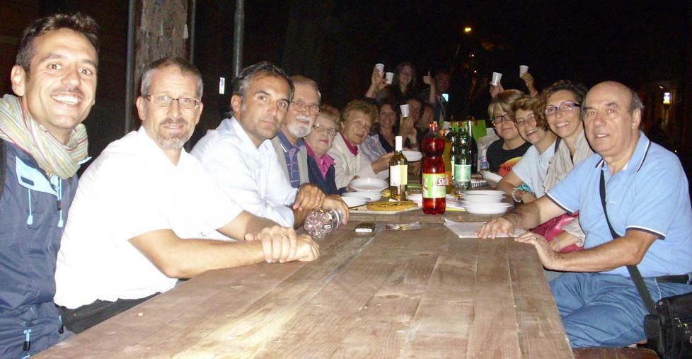 Tutti insieme a tavola per scacciare il degrado 