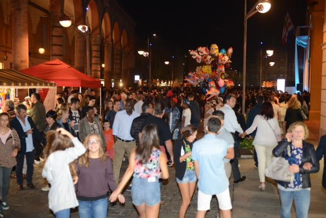 In migliaia alla "Notte bianca" a Carpi