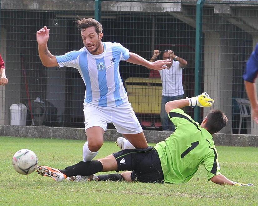 Eccellenza: Viareggio ko ai Pini col Castelnuovo. Il Forte vince ancora e resta in vetta. Al Pietrasanta il derby 