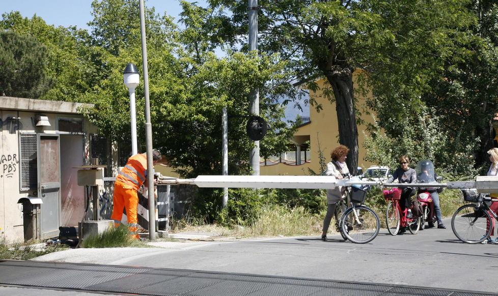 Senza sottopasso periferia isolata 