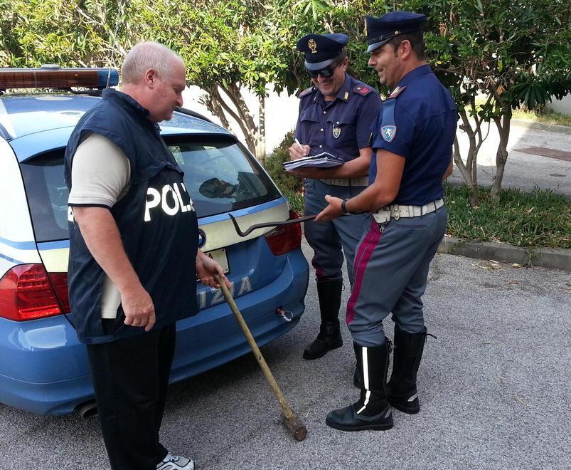 Al volante senza la patente Nell’auto attrezzi da scasso