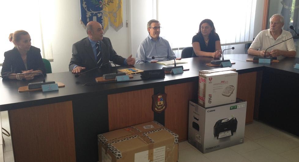 Defibrillatori e una stampante, la solidarietà arriva da Cogne 