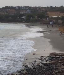 Erosa la sabbia della spiaggia 