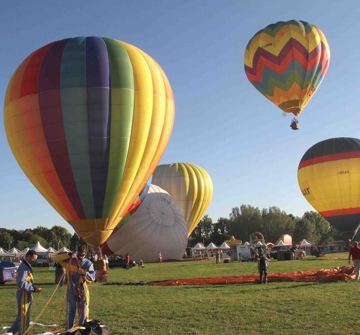 Il colorato arrivederci delle mongolfiere 
