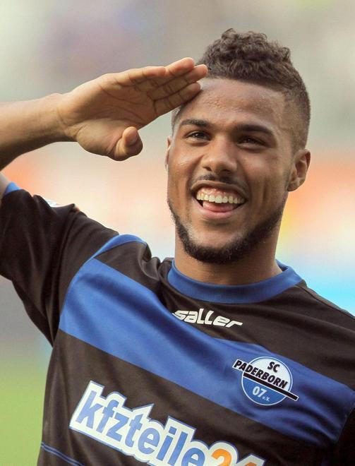 Paderborn in vetta in Germania In Premier l’Arsenal si riscatta