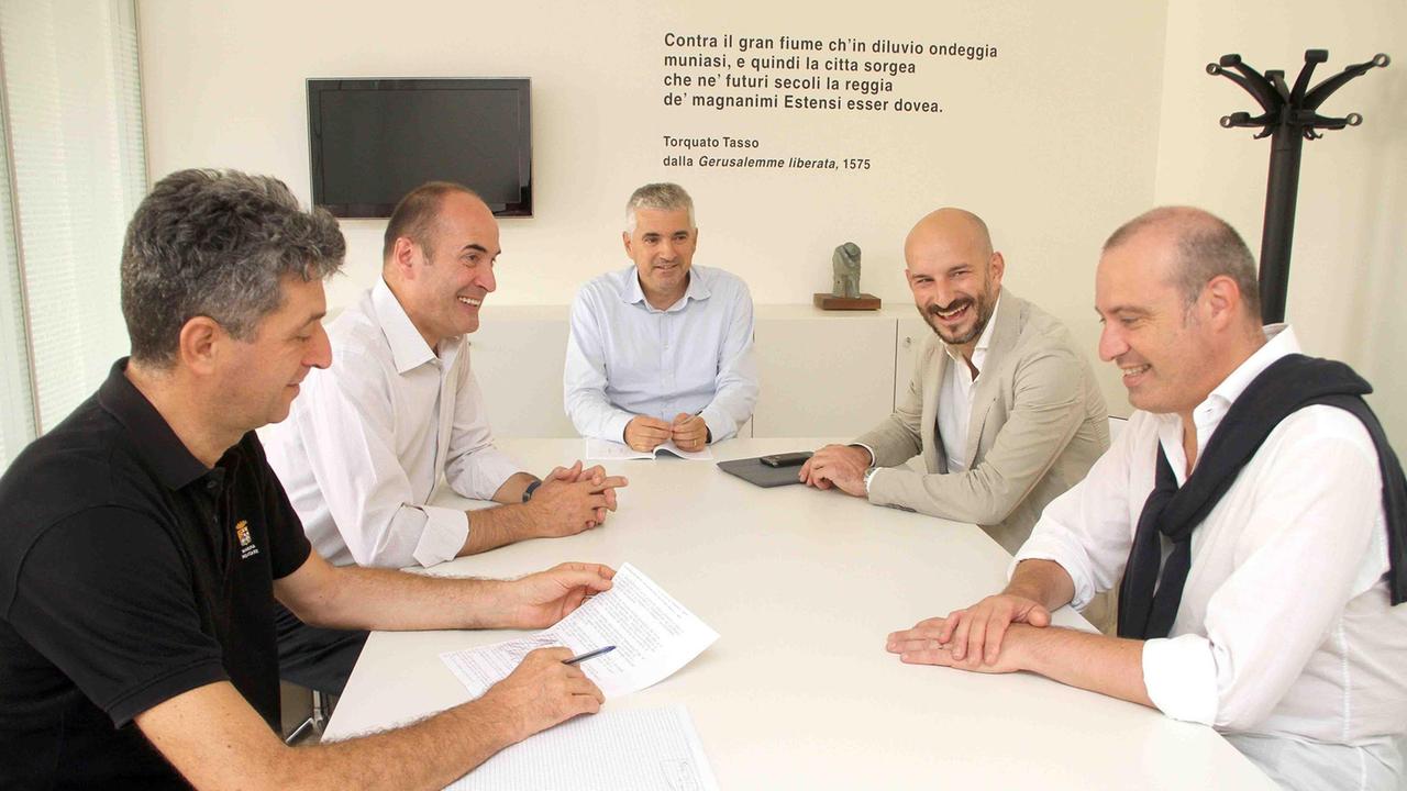 Stefano Bonaccini in redazione alla Nuova Ferrara