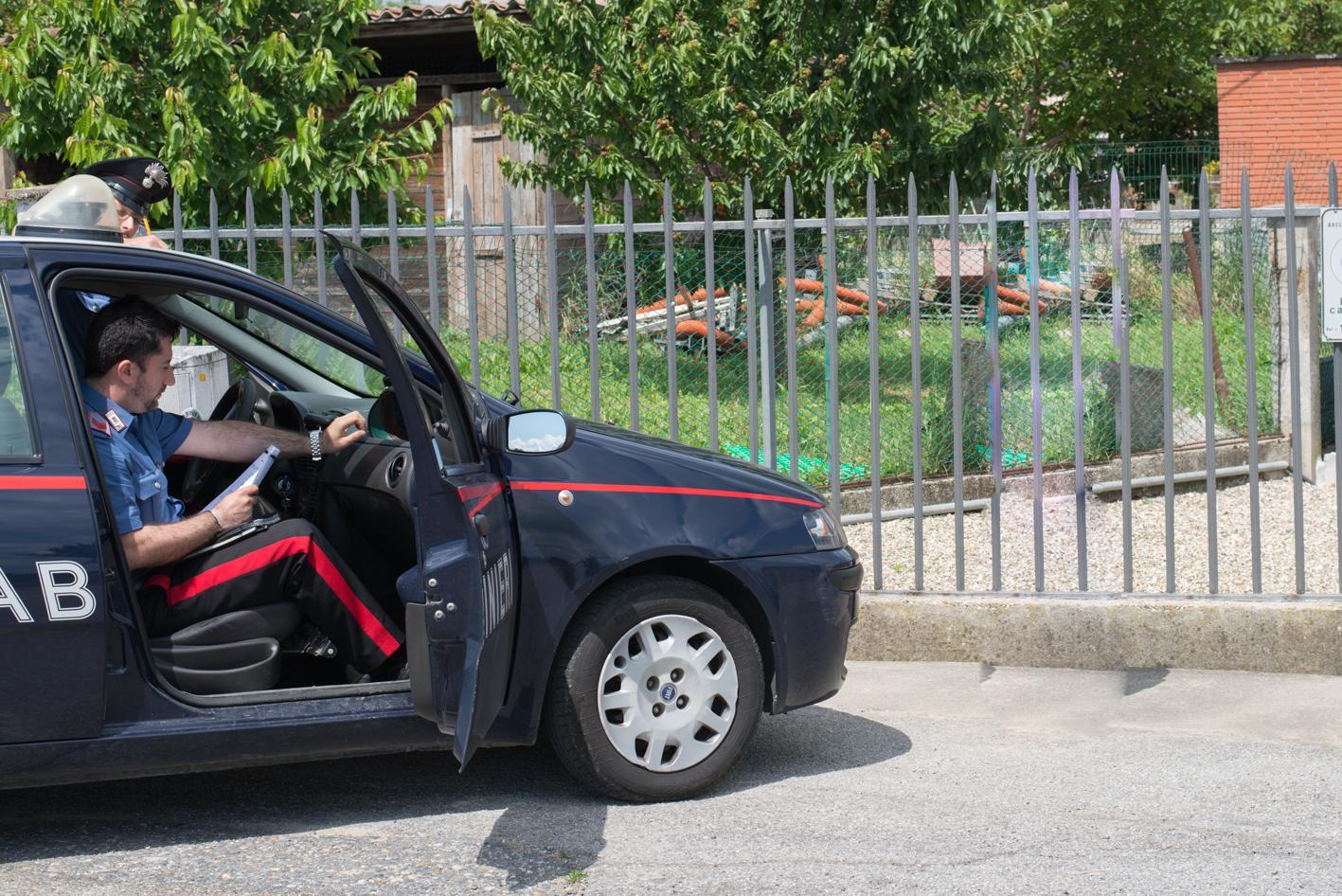 Spara all'amante della compagna, arrestato