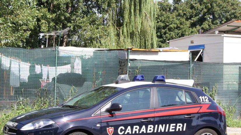 Minaccia il vicino di podere con un’ascia