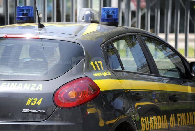 Bisca mascherata da circolo ricreativo