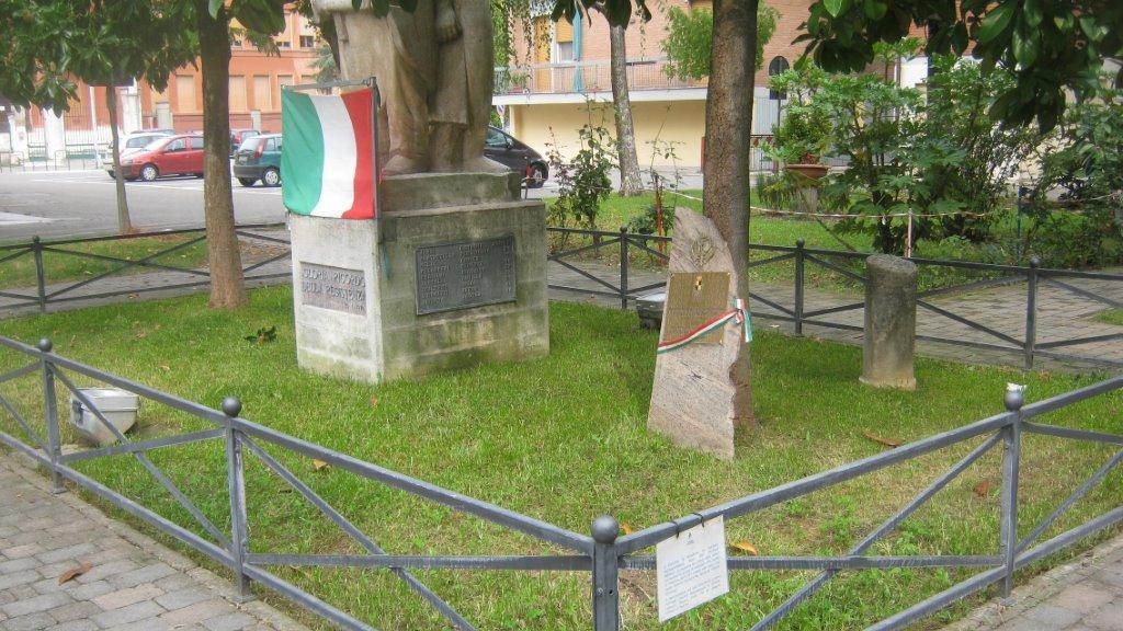 Spezzata e abbattuta la lapide dedicata ai sikh morti in guerra