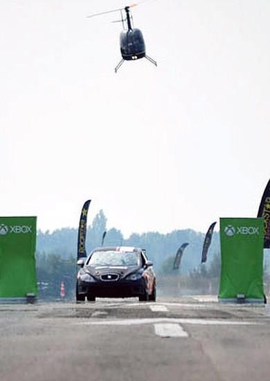 Supercar e Microsoft all’aeroporto per una sfida di sport