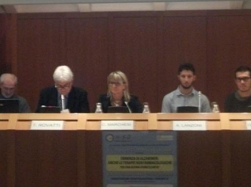 Alzheimer, non solo farmaci per il malato 