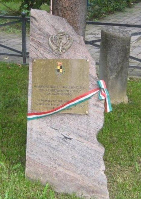 Spezzata ed abbattuta la lapide dedicata ai sikh morti in guerra