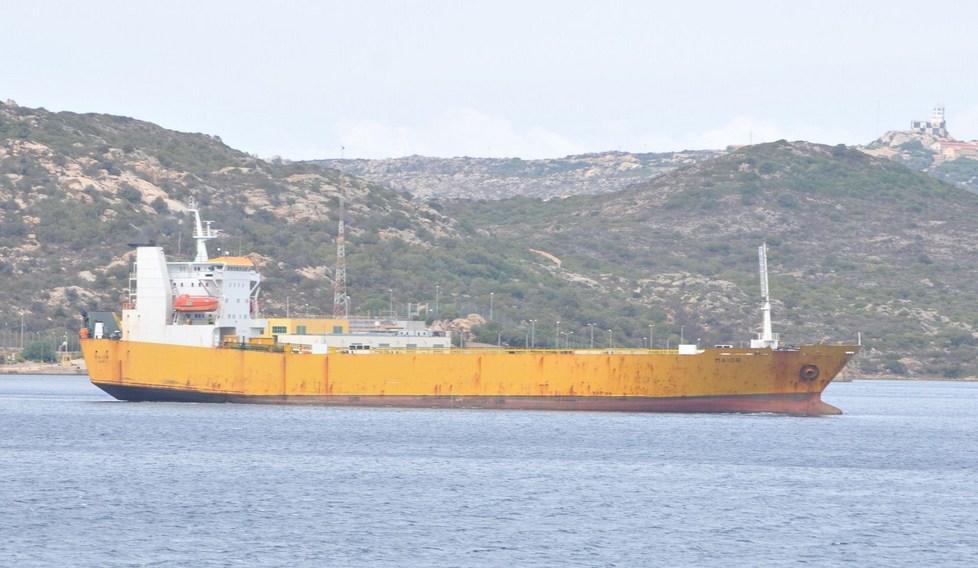 Armi ai curdi, la nave Maior è già a Santo Stefano