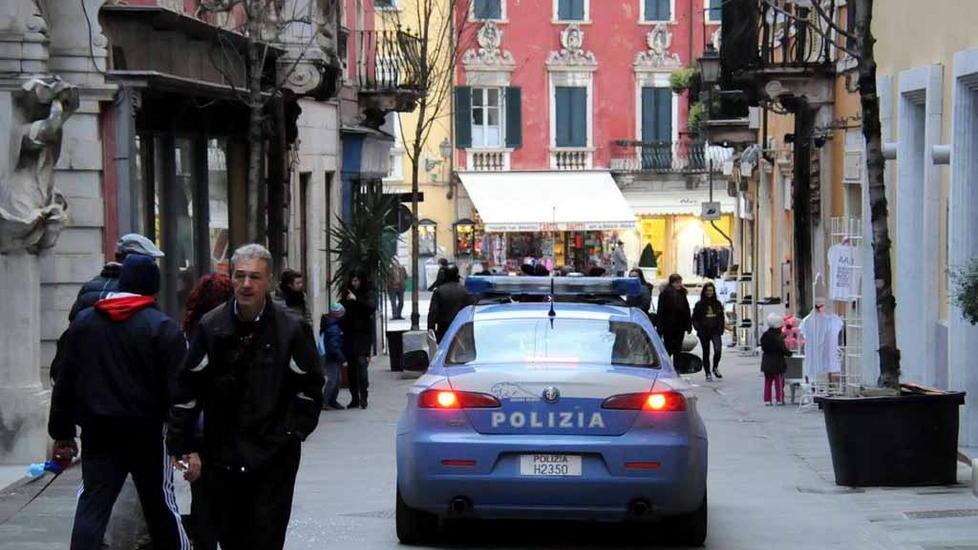 Perseguita l’ex moglie, denunciato insegnante di balli caraibici