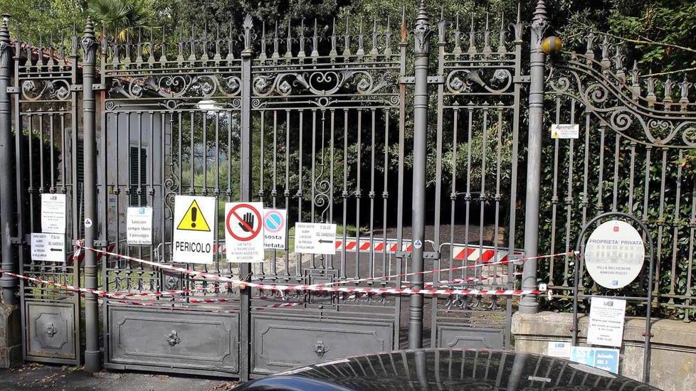Viale chiuso per i rami pericolanti