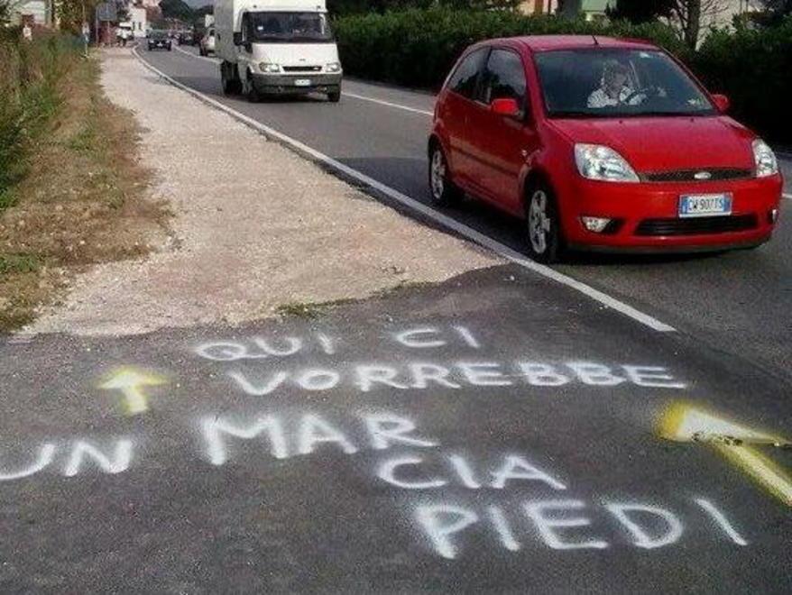 Nuovo dipartimento senza marciapiedi 
